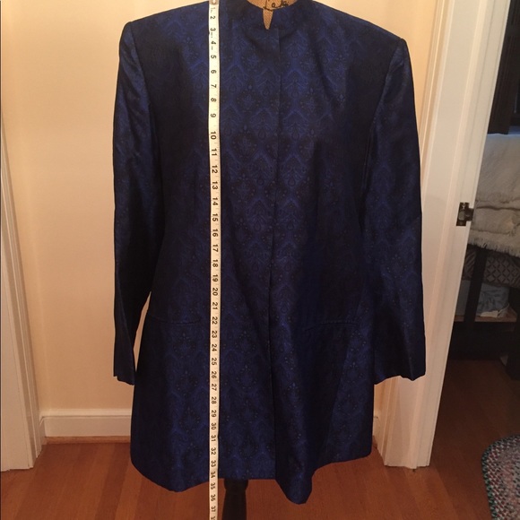 Vintage custom made silk brocade jacket in cobalt blue and black - Picture 12 of 14